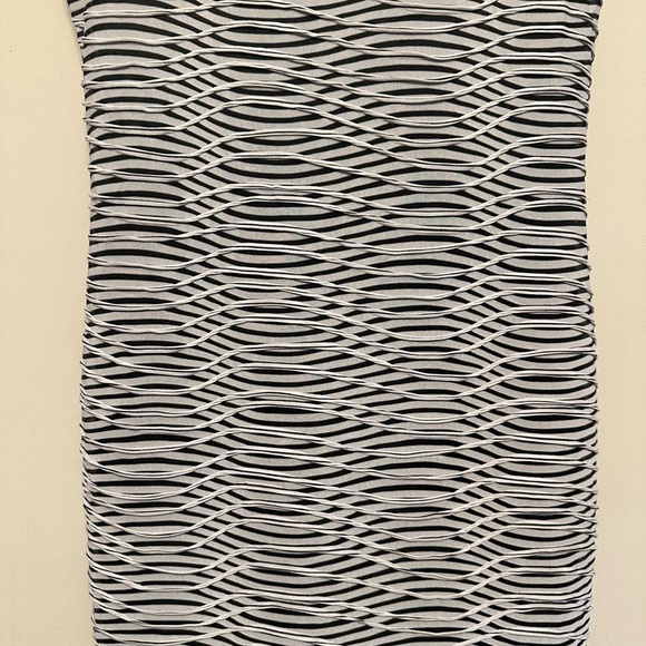 Calvin Klein Black and White Textured Mini Dress Size 4 - Picture 2 of 4